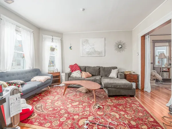 $3,400 | 81 Bristol Road, Unit 1, Medford, MA 02155