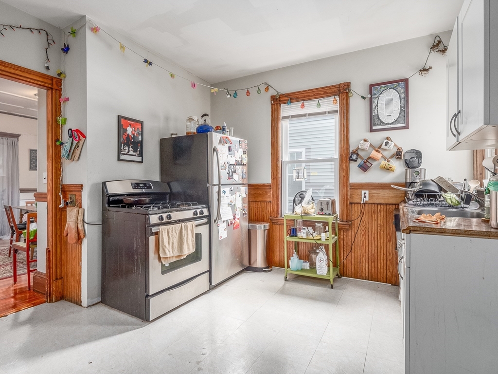 81 Bristol Road, Unit 1 Medford, MA 02155 - Photo 5 of 35