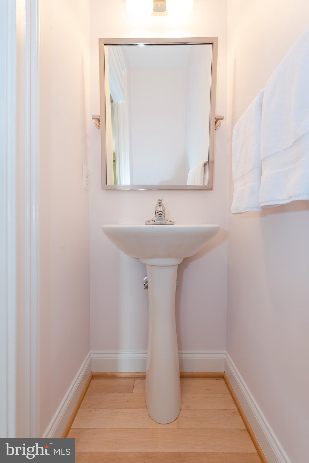 8042 Four Quarter Road Ellicott City, MD 21043 - Photo 21 of 48 Main Level Powder Room