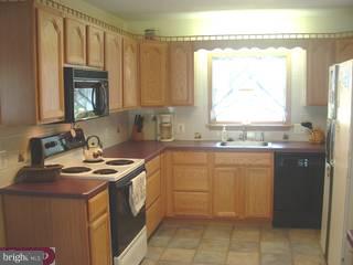 15 Hook Road Levittown, PA 19056 - Photo 2 of 6 Gallery Image 2