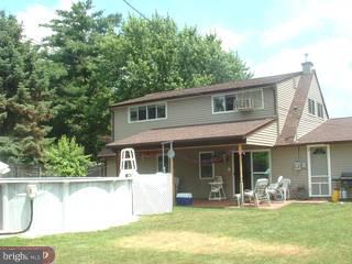 15 Hook Road Levittown, PA 19056 - Photo 5 of 6 Gallery Image 5
