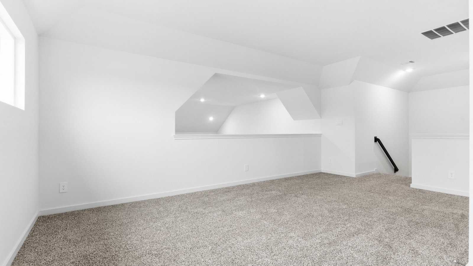 6311 Cherry Mdws Street Rosenberg, TX 77469 - Photo 21 of 43 an empty room with a workbench