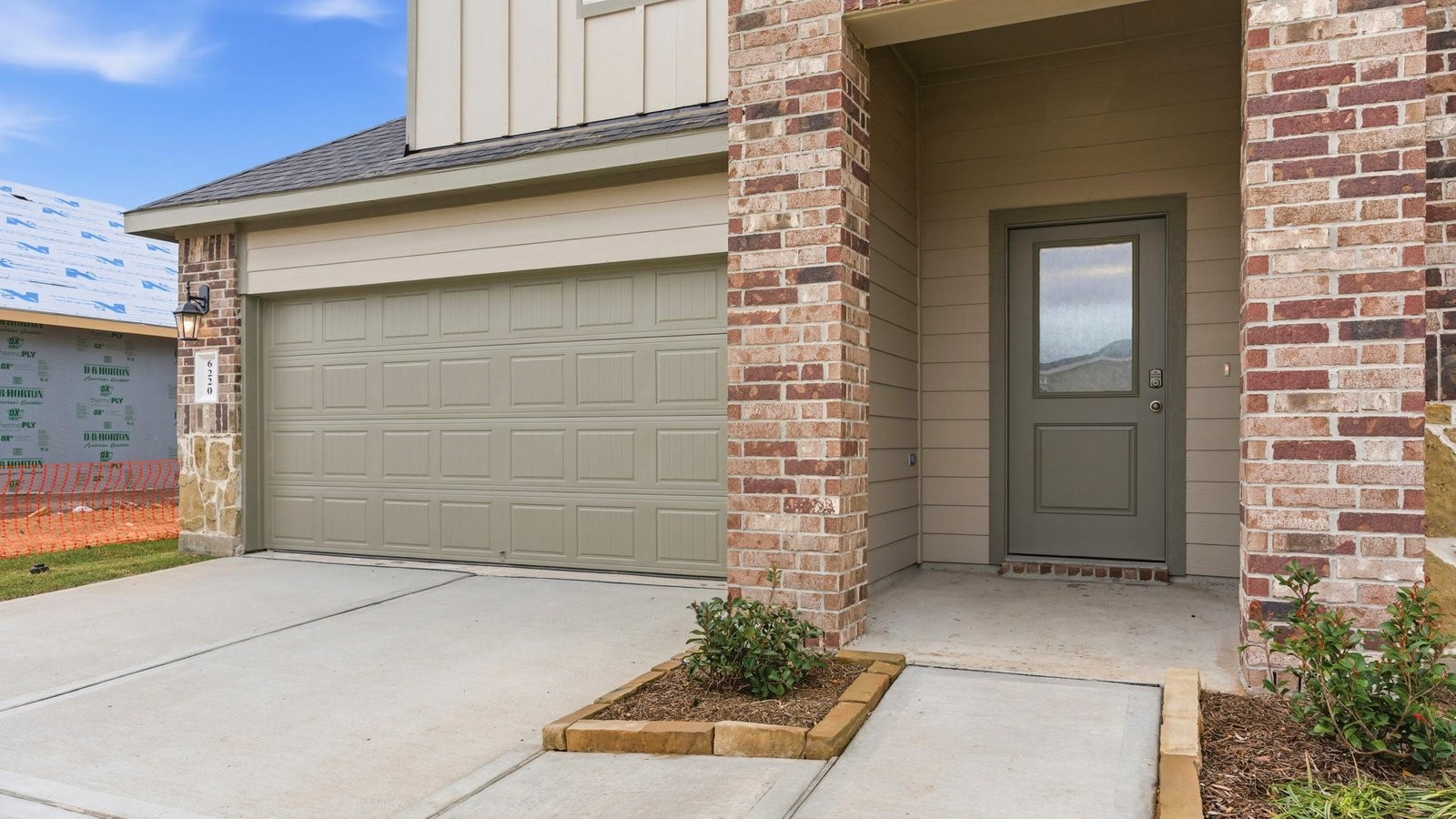 6311 Cherry Mdws Street Rosenberg, TX 77469 - Photo 3 of 43 a front view of a house