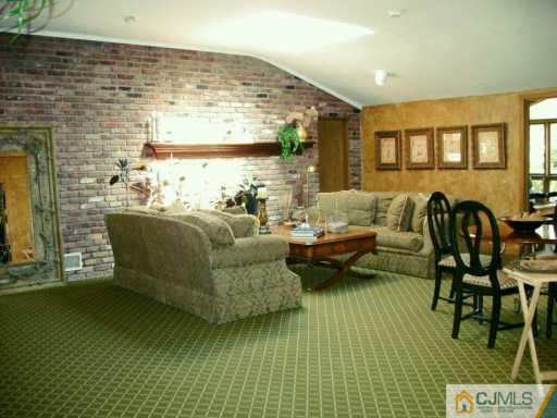 38 Agate Road East Brunswick, NJ 08816 - Photo 3 of 8 Gallery Image 3