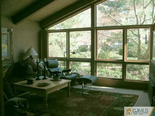 38 Agate Road East Brunswick, NJ 08816 - Photo 4 of 8 Gallery Image 4