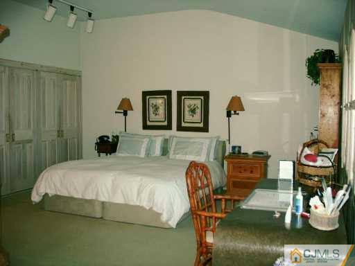 38 Agate Road East Brunswick, NJ 08816 - Photo 6 of 8 Gallery Image 6
