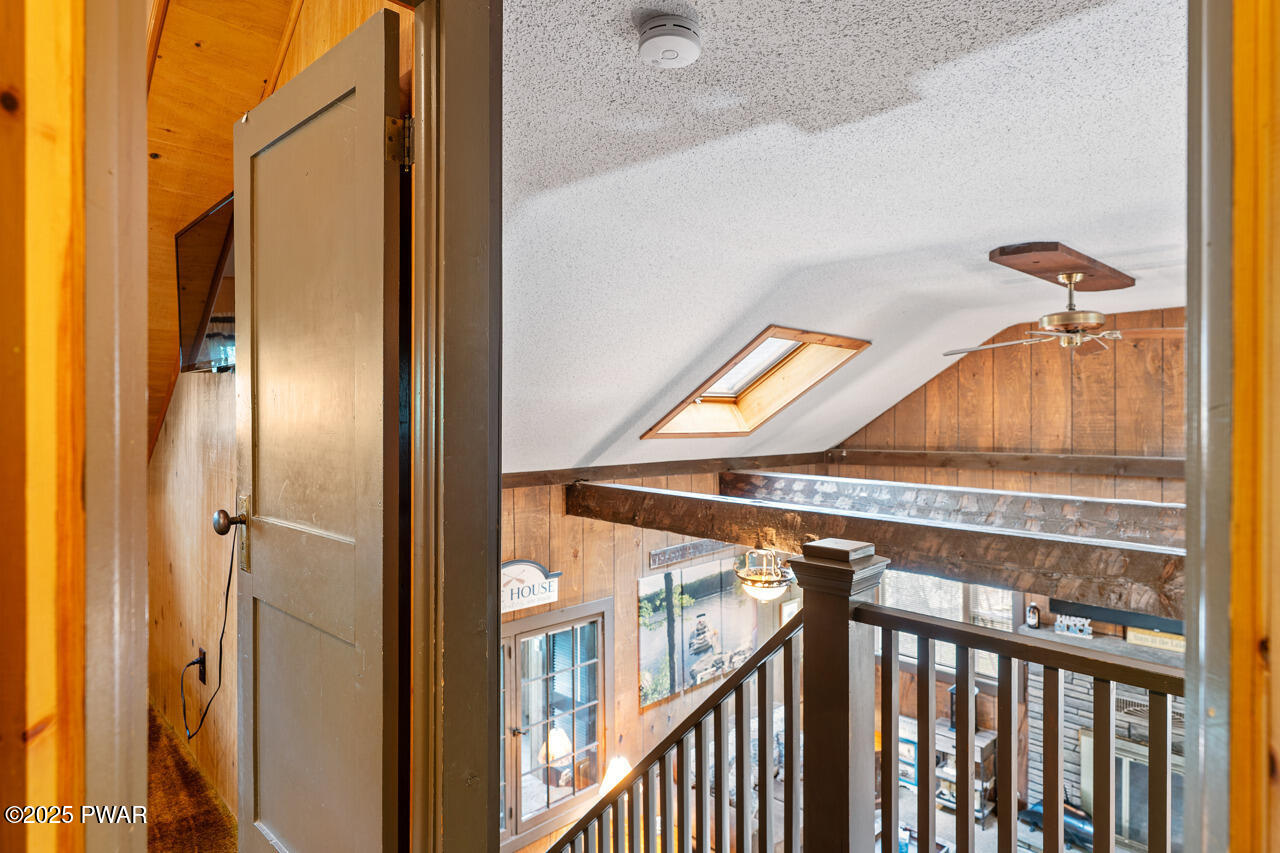88 Paupack Point Road Hawley, PA 18428 - Photo 29 of 55 Hallway