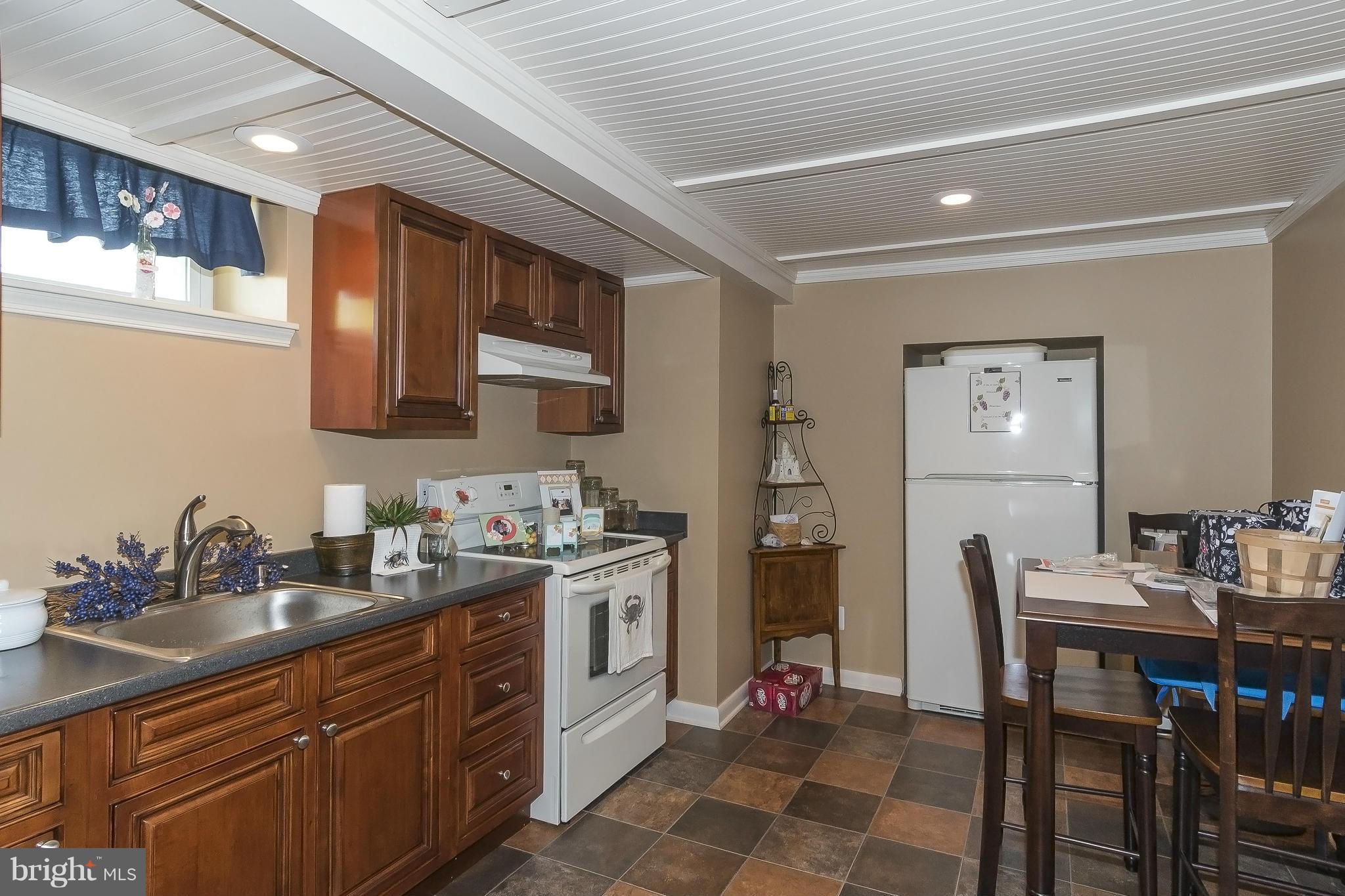 8438 Dogwood Road Baltimore, MD 21244 - Photo 27 of 30 Kitchen