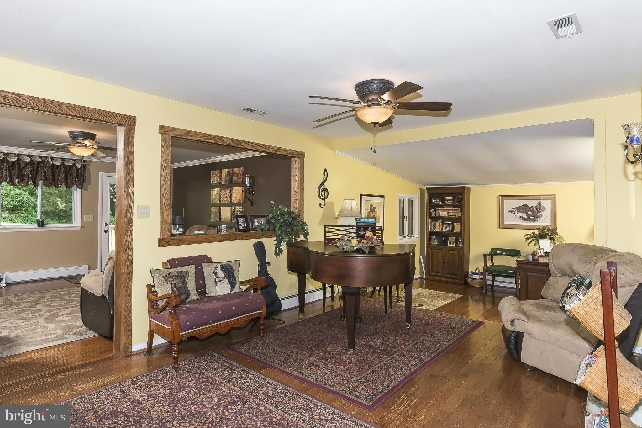 8438 Dogwood Road Baltimore, MD 21244 - Photo 4 of 30 Dining Room