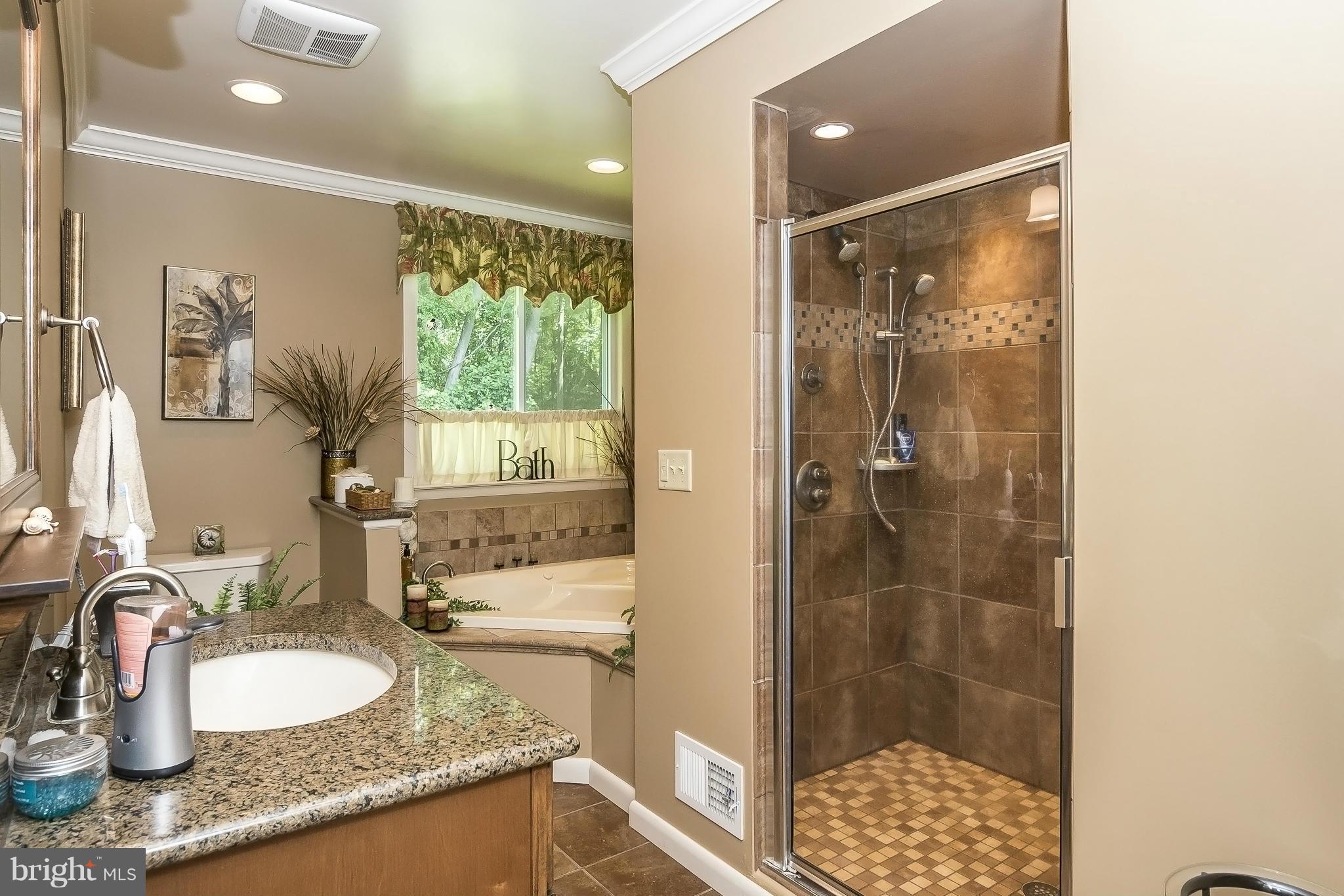 8438 Dogwood Road Baltimore, MD 21244 - Photo 9 of 30 Bath (Master)