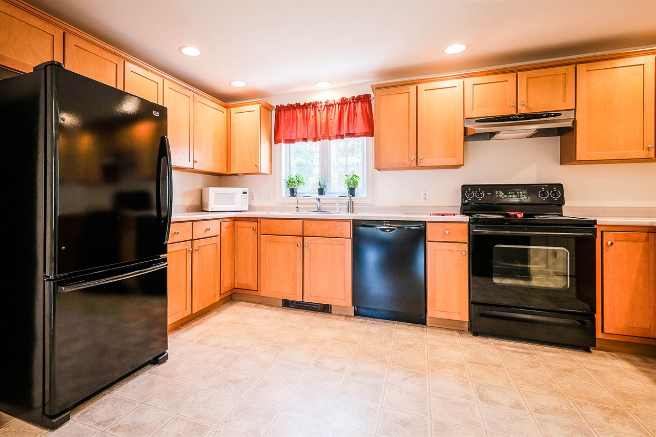 71 Tan Road Pittsfield, NH 03263 - Photo 10 of 25 Gallery Image 10