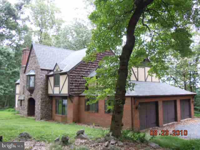 5111 Ridge Road Elizabethtown, PA 17022 - Photo 3 of 14 Gallery Image 3