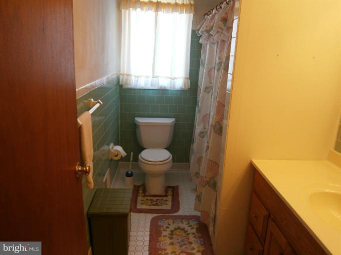 1106 Middleborough Road Essex, MD 21221 - Photo 12 of 19 Bath 2