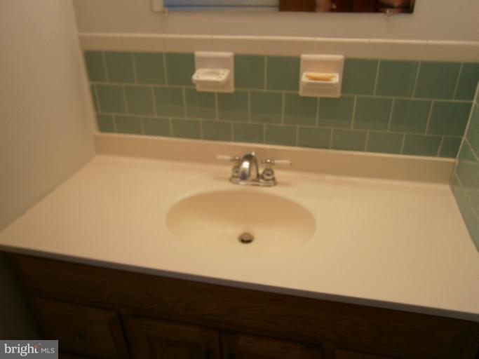 1106 Middleborough Road Essex, MD 21221 - Photo 13 of 19 Bath 1