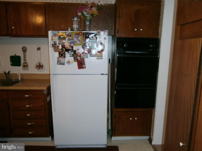 1106 Middleborough Road Essex, MD 21221 - Photo 8 of 19 Kitchen