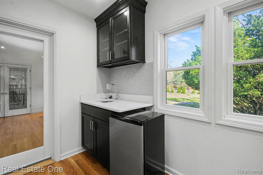 5840 Inkster Road West Bloomfield, MI 48323 - Photo 7 of 47