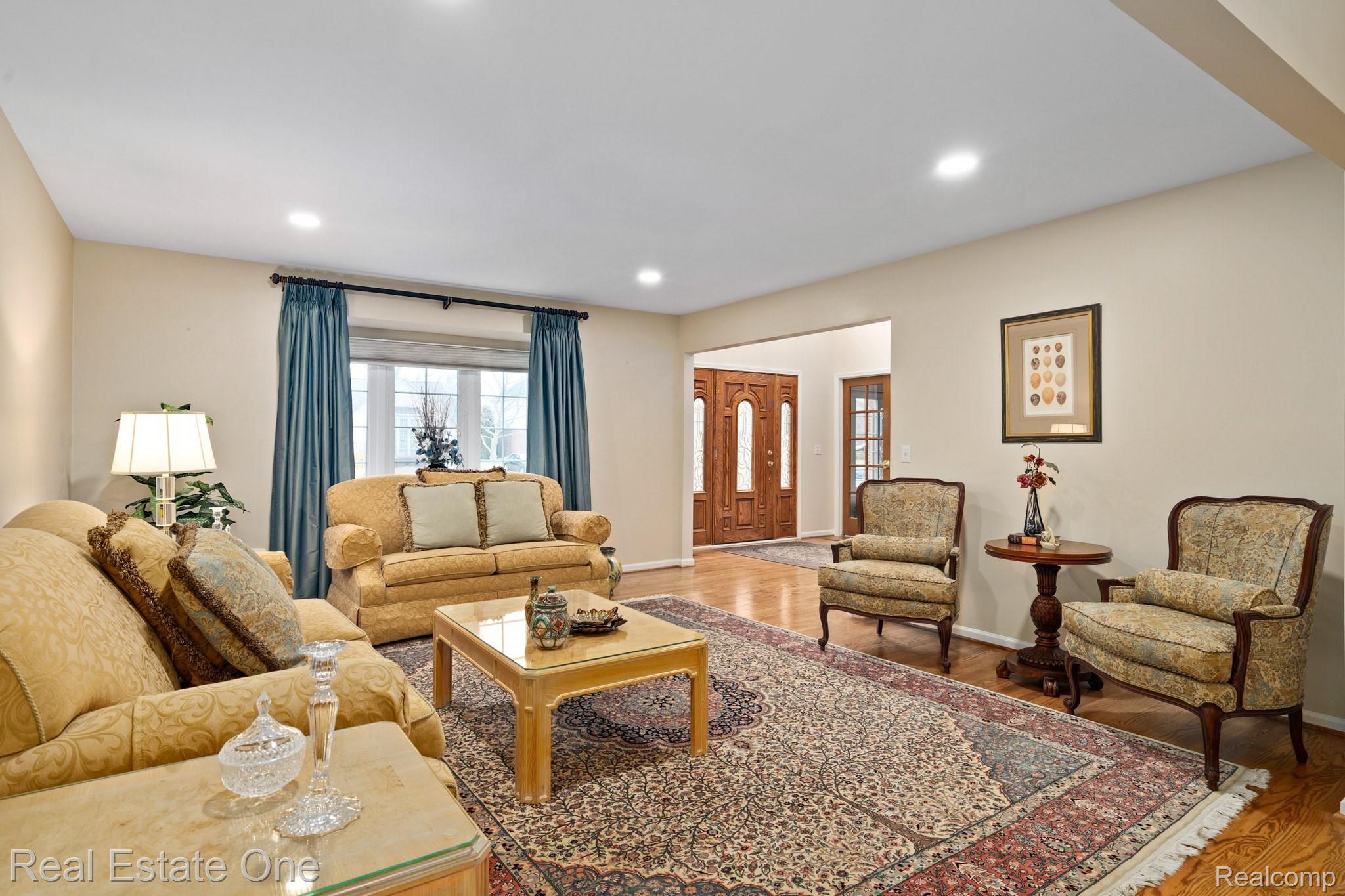 1245 Rothwell Drive Troy, MI 48084 - Photo 5 of 52 1245-Rothwell-Dr-09.JPG