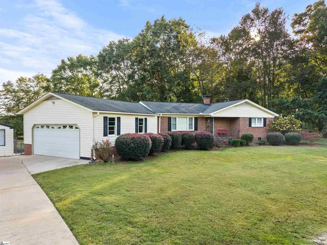 $285,000 | 368 CCC Camp Road, Greer, SC 29651