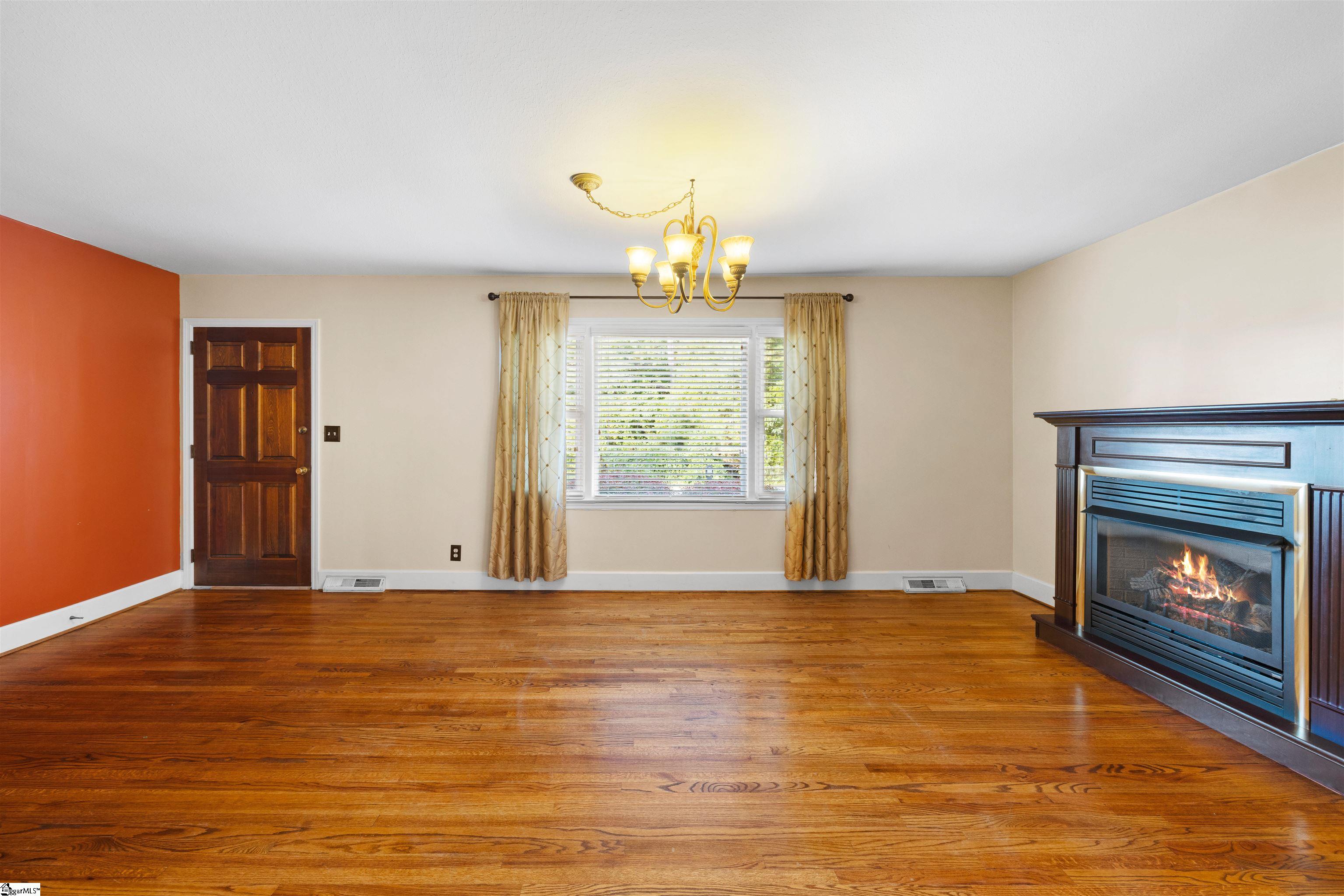 368 CCC Camp Road Greer, SC 29651 - Photo 7 of 41