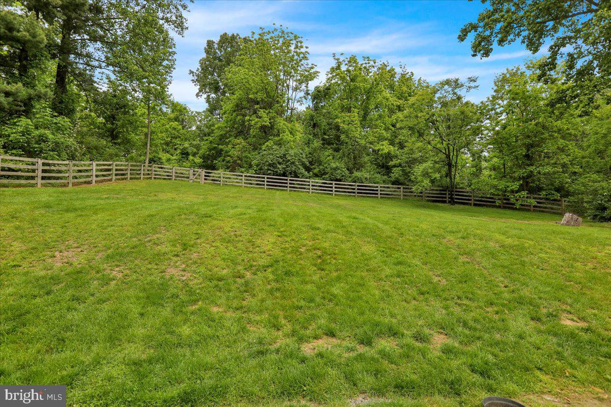 954 Freemansville Road Reading, PA 19607 - Photo 3 of 32 Gallery Image 3