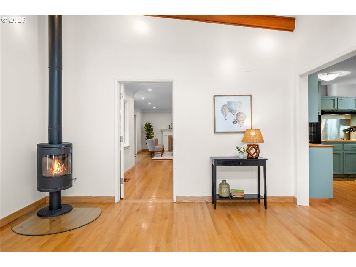 10332 Southwest Lancaster Road Portland, OR 97219 - Photo 16 of 48