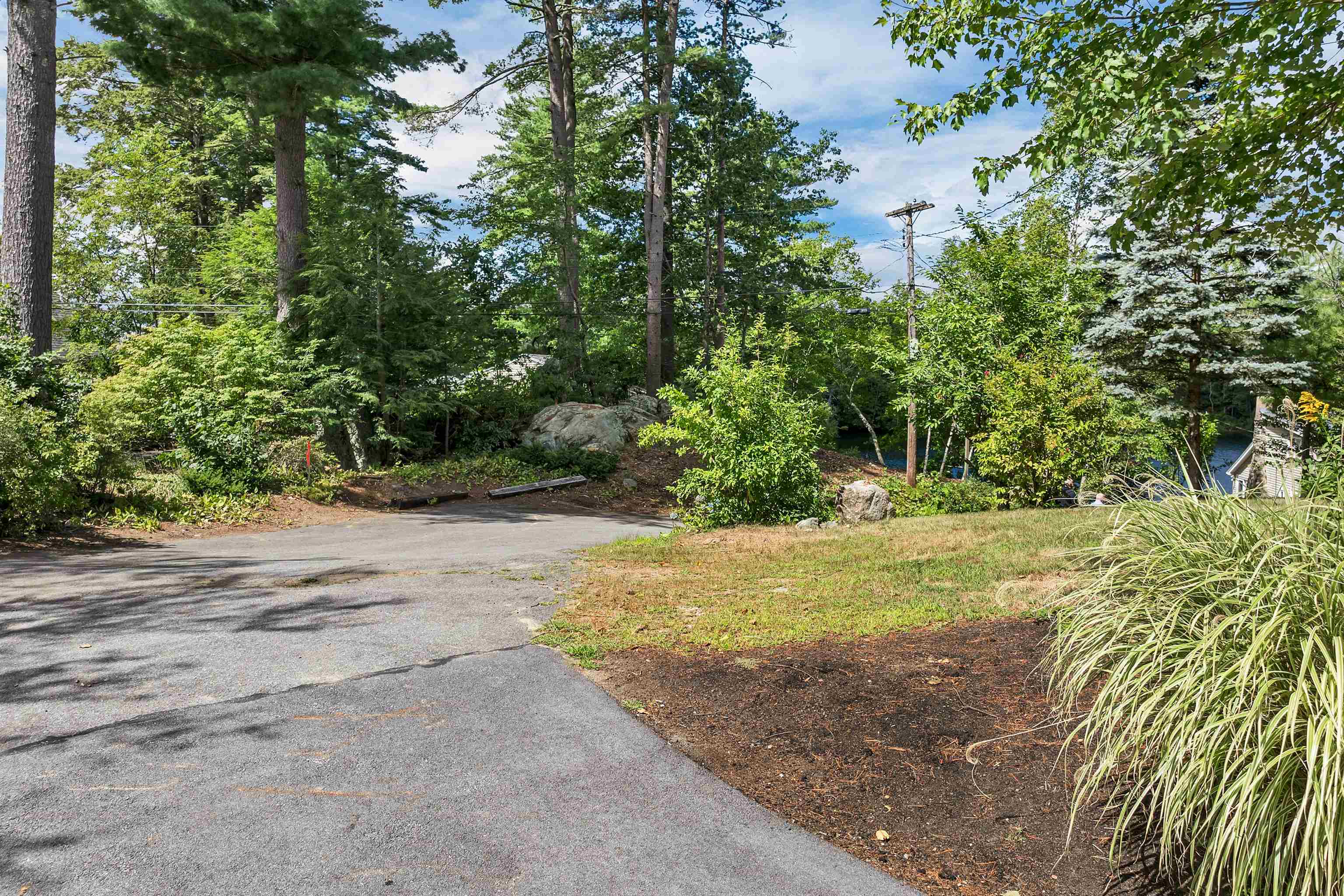 9 Valcat Lane Atkinson, NH 03811 - Photo 22 of 39