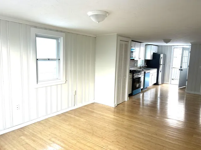 $1,975 | 10 Jones Avenue, Unit 6, Hampton, NH 03842