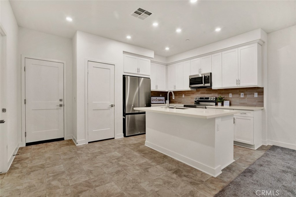 325 Hazel Rancho Mission Viejo, CA 92694 - Photo 3 of 19
