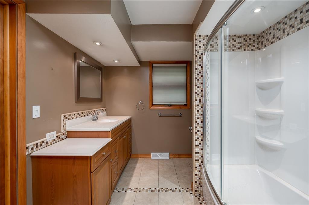 428 Glendale Road Beaver Falls, PA 15010 - Photo 19 of 25 a bathroom with a sink a toilet and shower