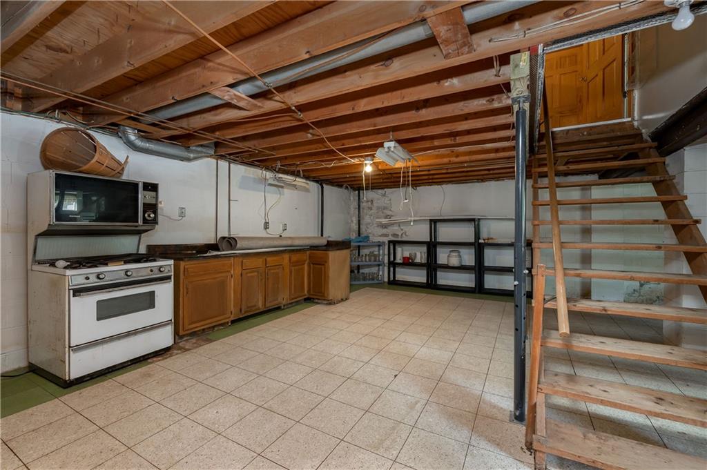 428 Glendale Road Beaver Falls, PA 15010 - Photo 20 of 25 a view of a storage & utility room