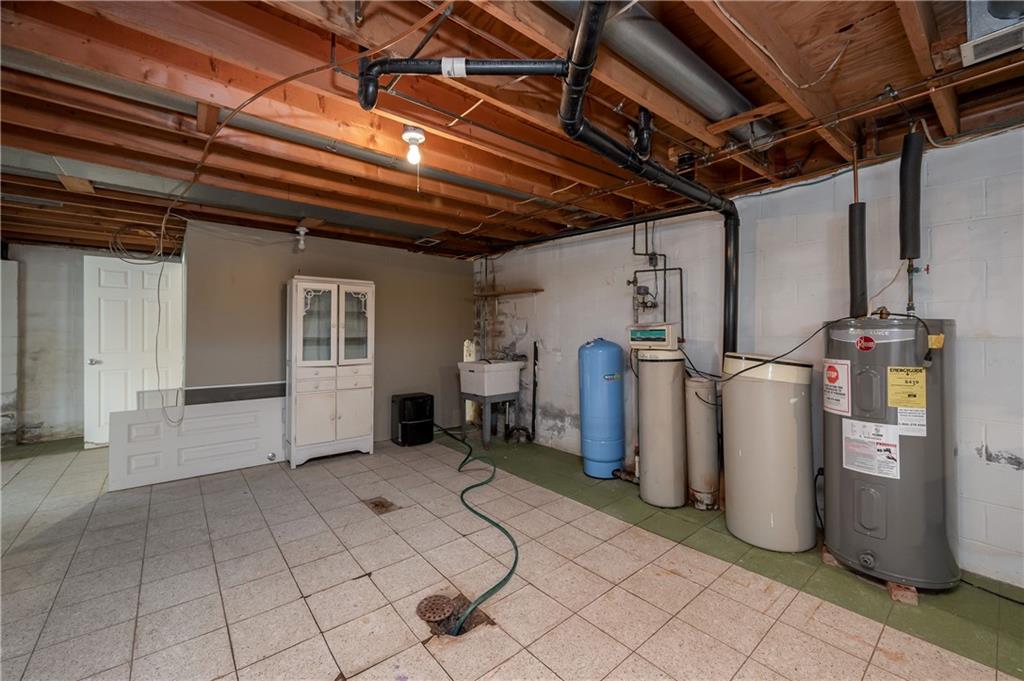 428 Glendale Road Beaver Falls, PA 15010 - Photo 22 of 25 a view of a storage & utility room