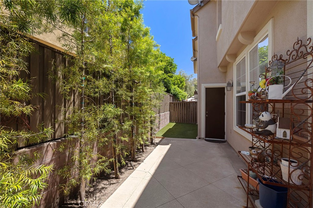 18 Amesbury Court Ladera Ranch, CA 92694 - Photo 2 of 31