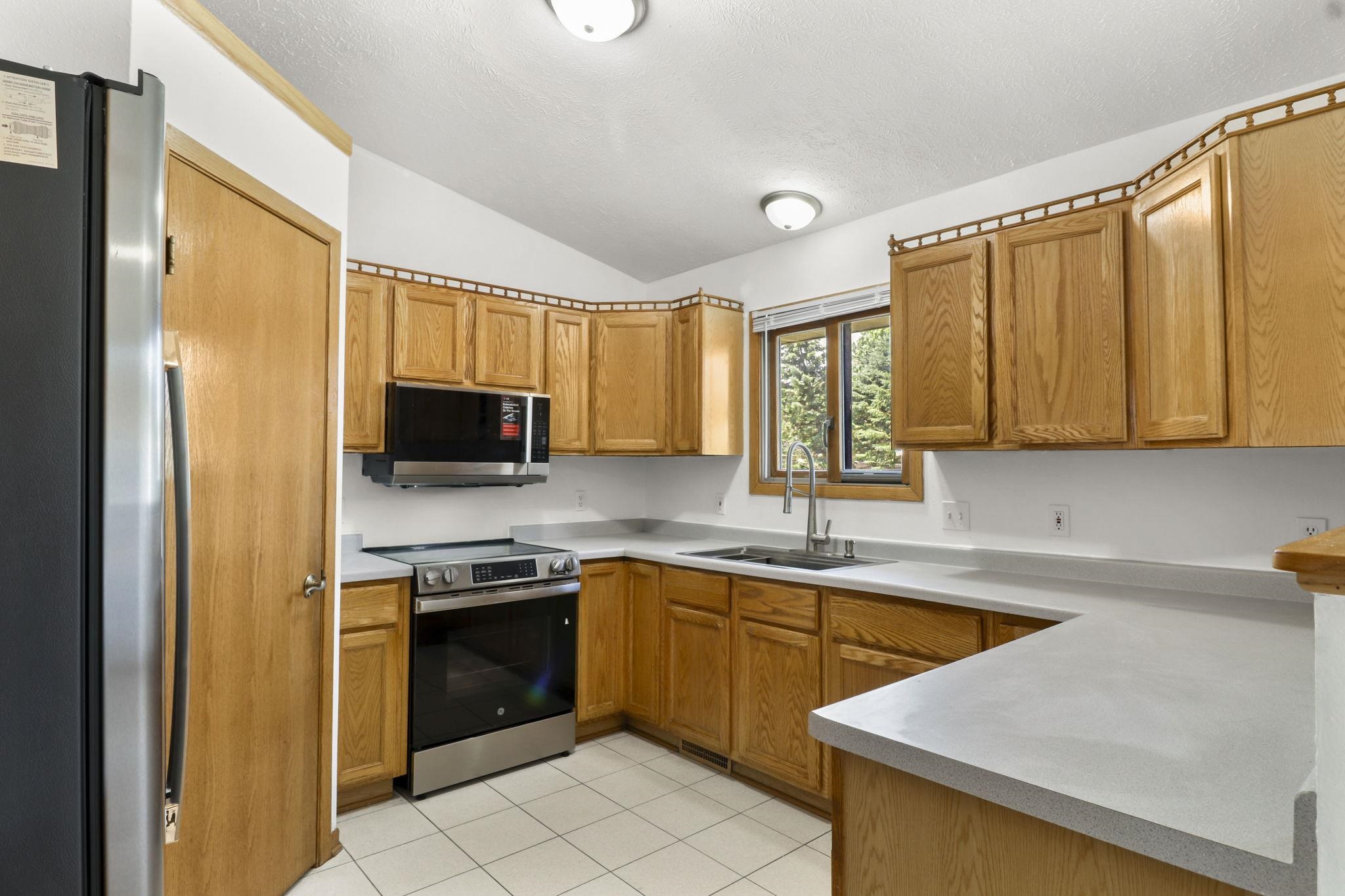3316 Afton Road Janesville, WI 53548 - Photo 10 of 30