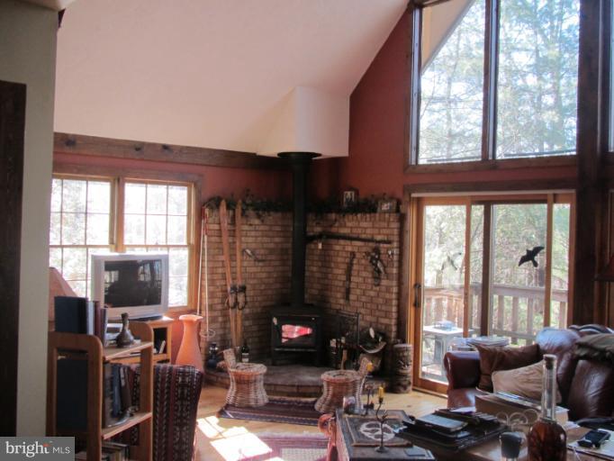 7264 Baldwin Ridge Road Warrenton, VA 20187 - Photo 11 of 26 Family Room