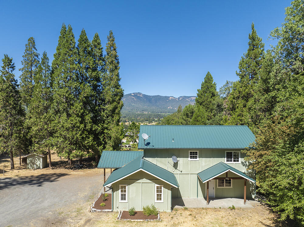 12959 Water Gap Road Williams, OR 97544 - Photo 4 of 51 4