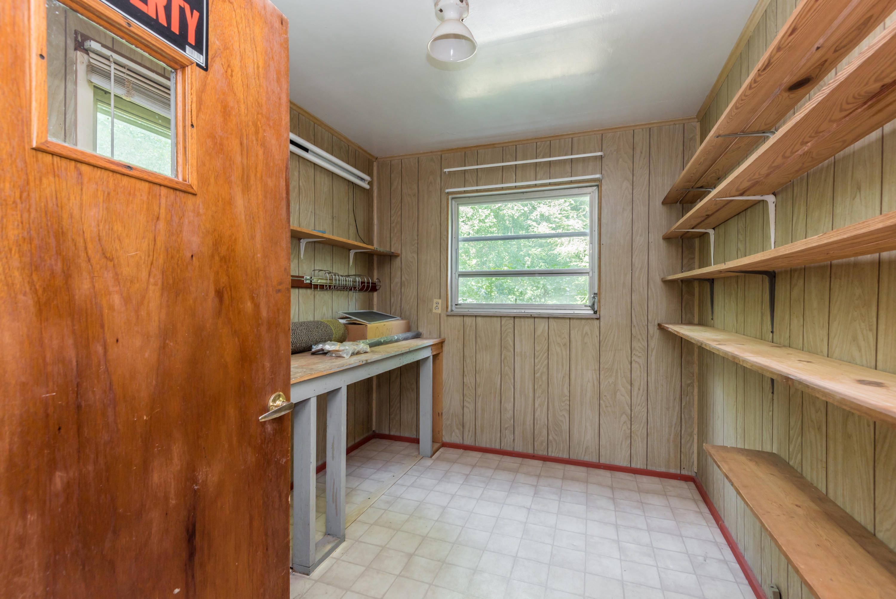 111 Howard Lane Oak Ridge, TN 37830 - Photo 13 of 40 111HowardLn-16