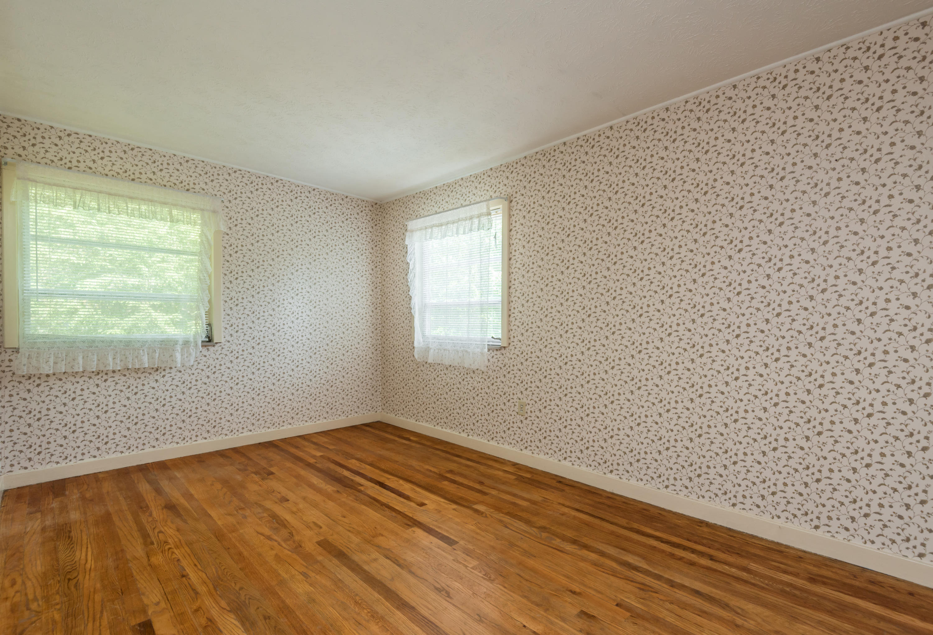 111 Howard Lane Oak Ridge, TN 37830 - Photo 7 of 40 111HowardLn-28