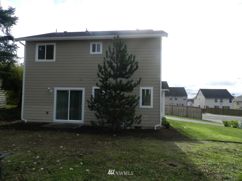 11348 Southeast 192nd Street Renton, WA 98055 - Photo 2 of 5