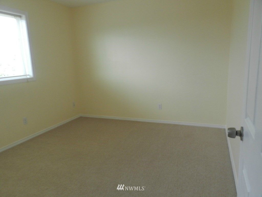 11348 Southeast 192nd Street Renton, WA 98055 - Photo 5 of 5