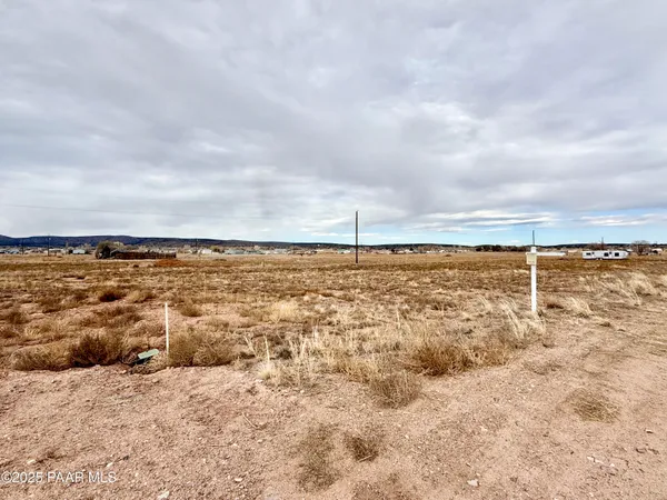 $20,000 | 360 Hawaii Road, Paulden, AZ 86334
