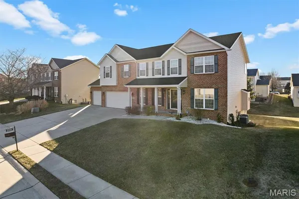 $450,000 | 2728 Lauren Lake Drive, Shiloh, IL 62221