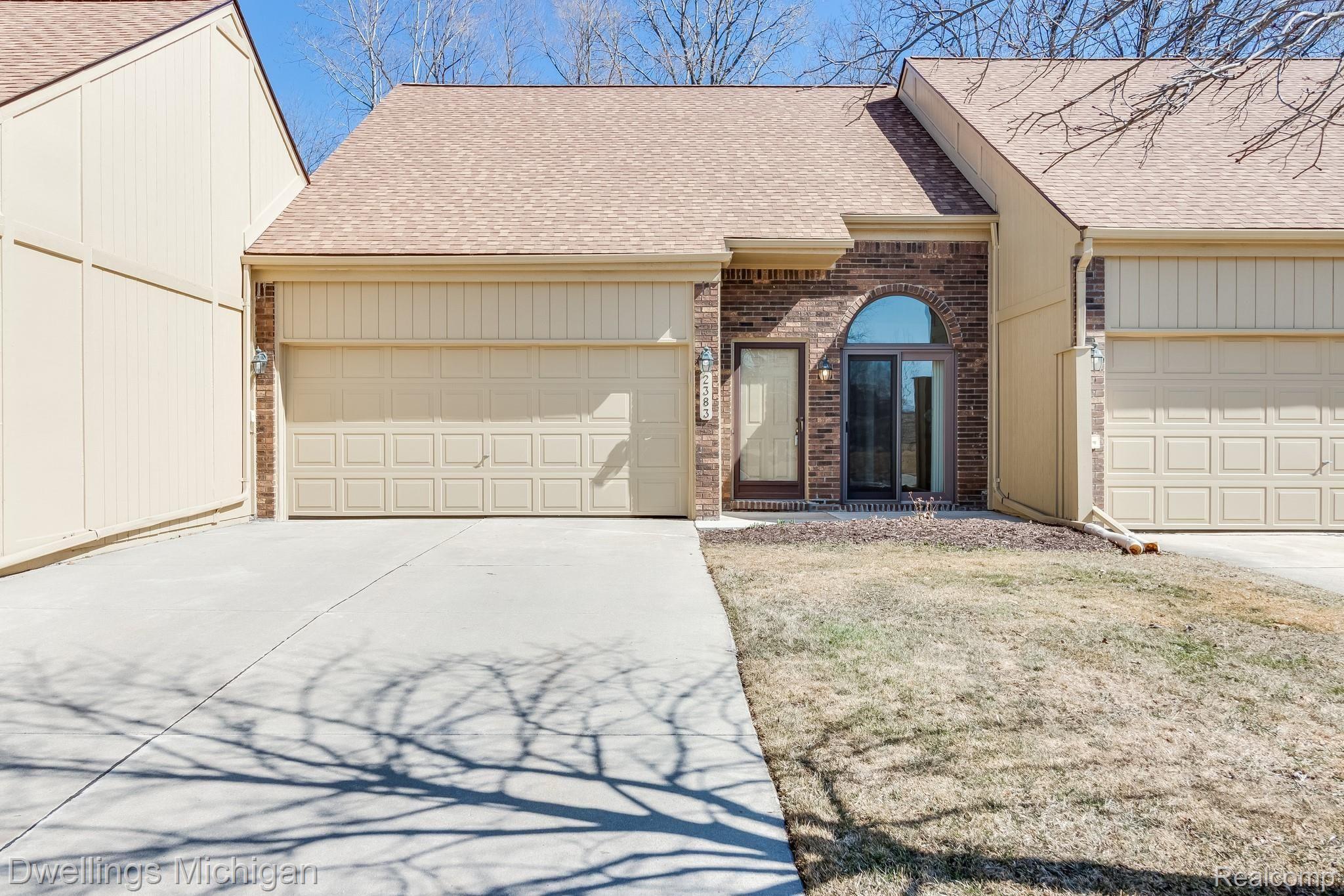 2383 Rochelle Park Drive Rochester, MI 48309 - Photo 1 of 36 IMG_0416.jpg