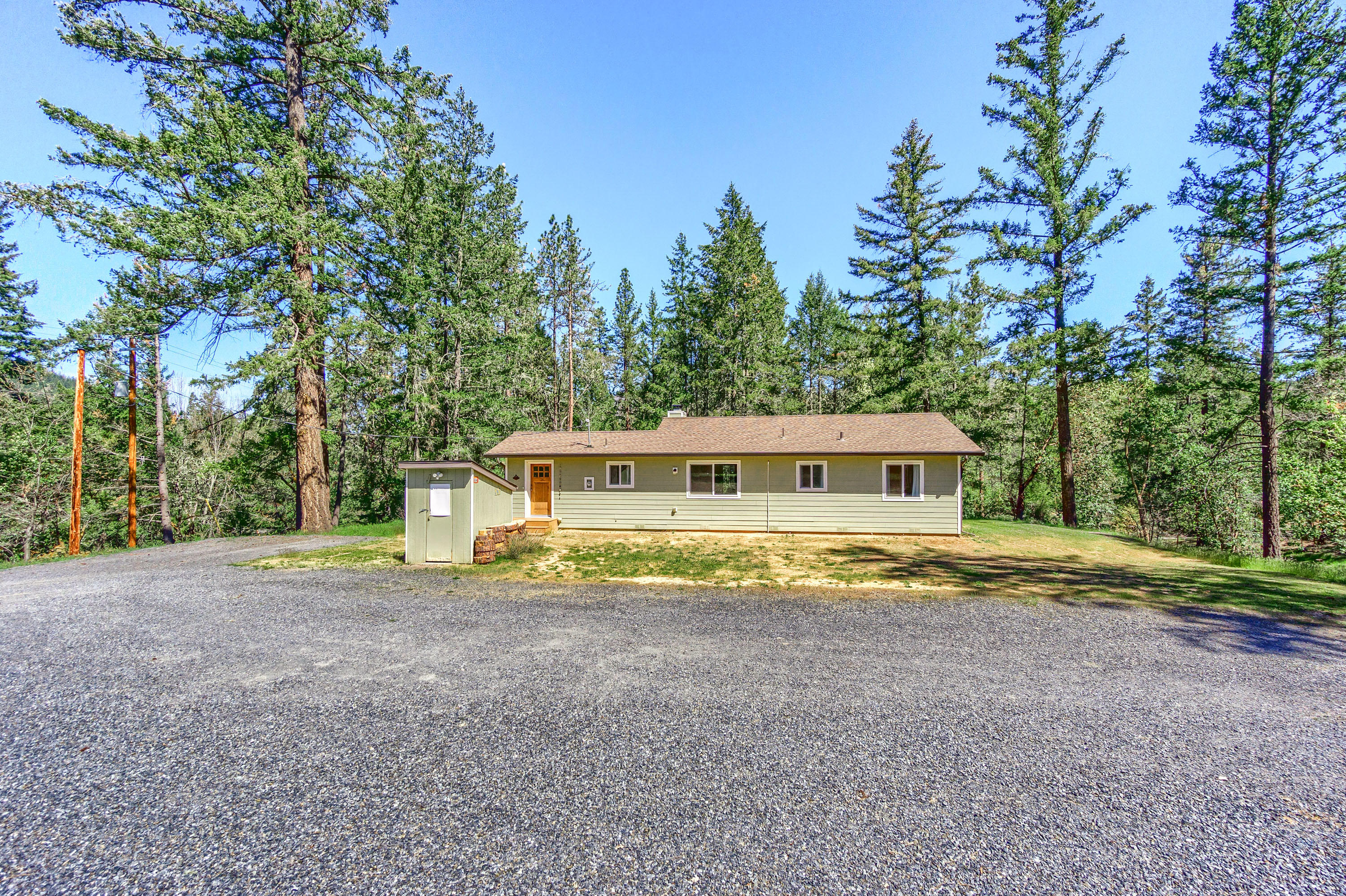 3341 Little Applegate Road Jacksonville, OR 97530 - Photo 3 of 18 03_LAR_3