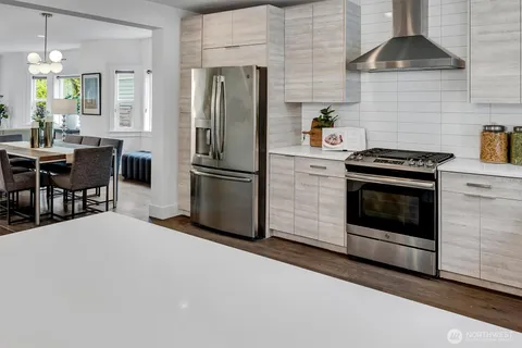 $1,995,000 | 1725 Martin Luther King Jr Way, Seattle, WA 98122