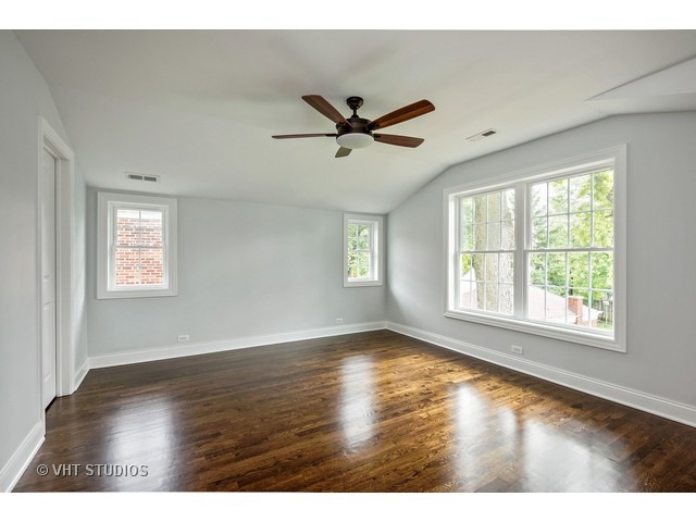 60 Longcommon Road Riverside, IL 60546 - Photo 12 of 23