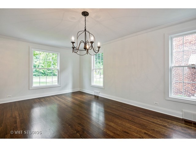 60 Longcommon Road Riverside, IL 60546 - Photo 4 of 23