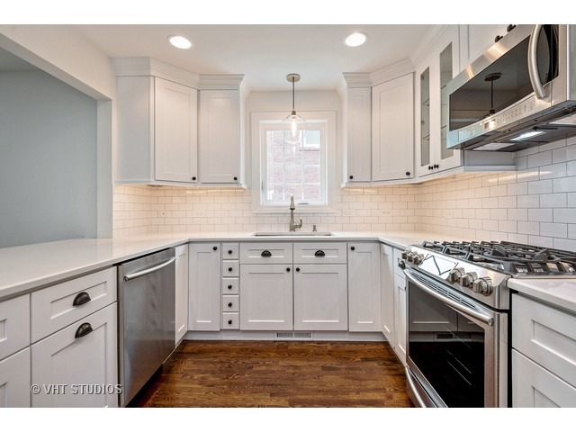 60 Longcommon Road Riverside, IL 60546 - Photo 6 of 23