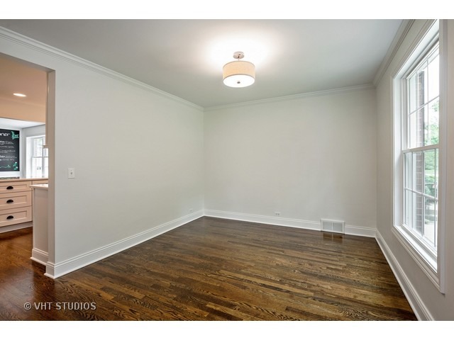 60 Longcommon Road Riverside, IL 60546 - Photo 9 of 23