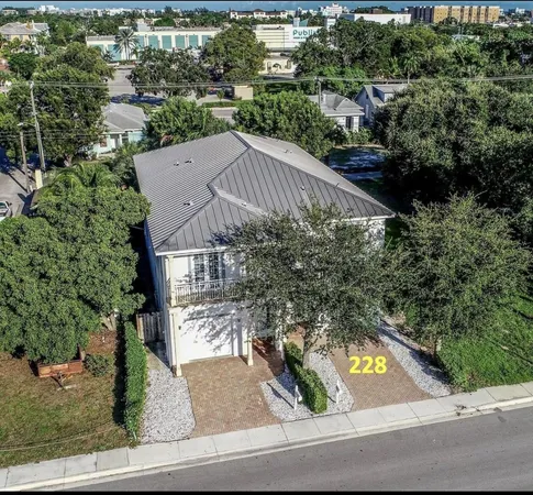 $2,975 | 230 North G Street, Lake Worth Beach, FL 33460