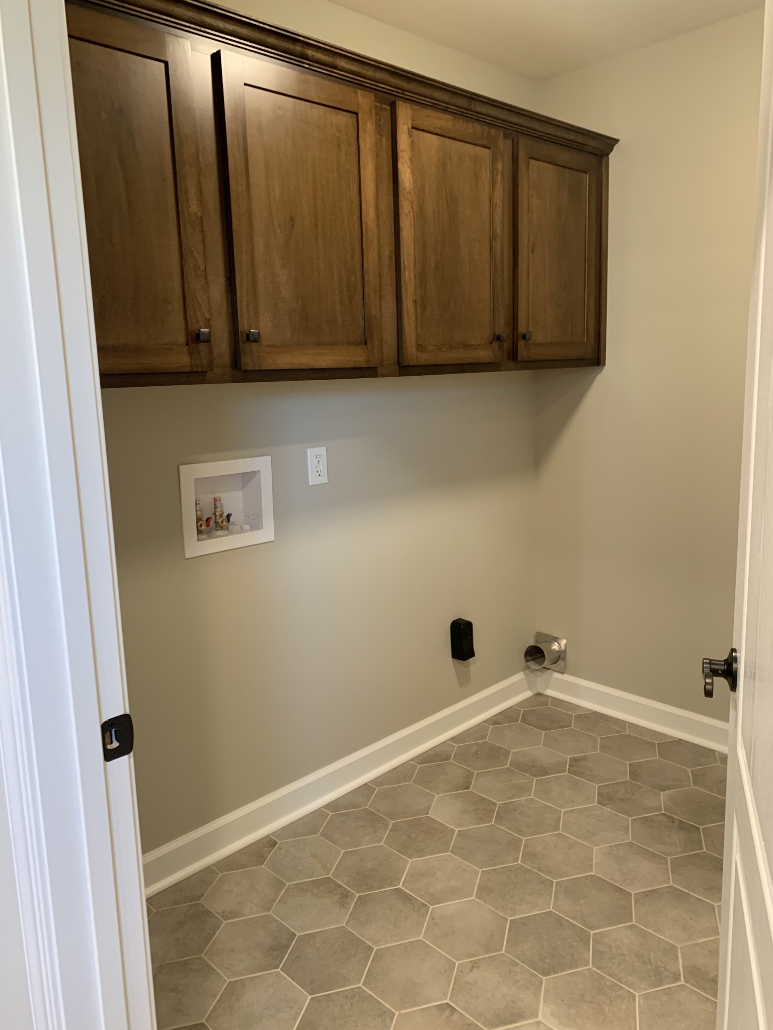 589 Womack Road Bethpage, TN 37022 - Photo 9 of 20 a view of an empty room